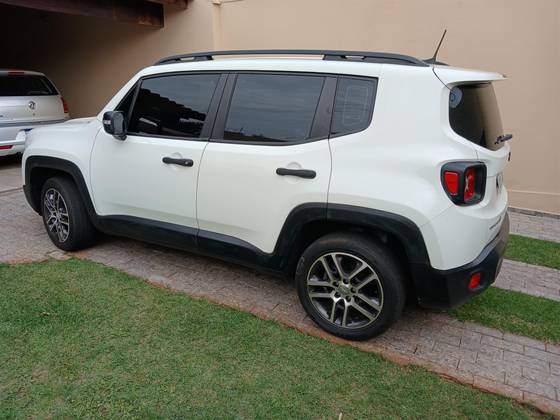 JEEP RENEGADE 1.8 16V FLEX SPORT 4P AUTOMÁTICO JEEP RENEGADE 1.8 16V FLEX SPORT 4P AUTOMÁTICO